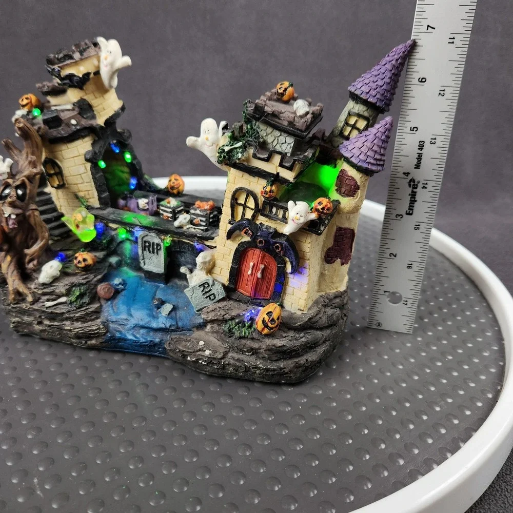 Spookyside‎ Estates Spooky Building Halloween Village House Lighted NO Sound